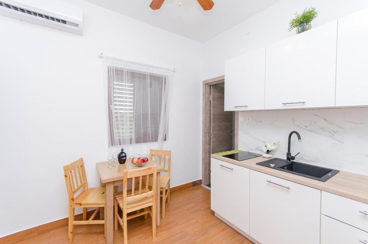 Apartments Katarina Pirovac Zewnętrze zdjęcie
