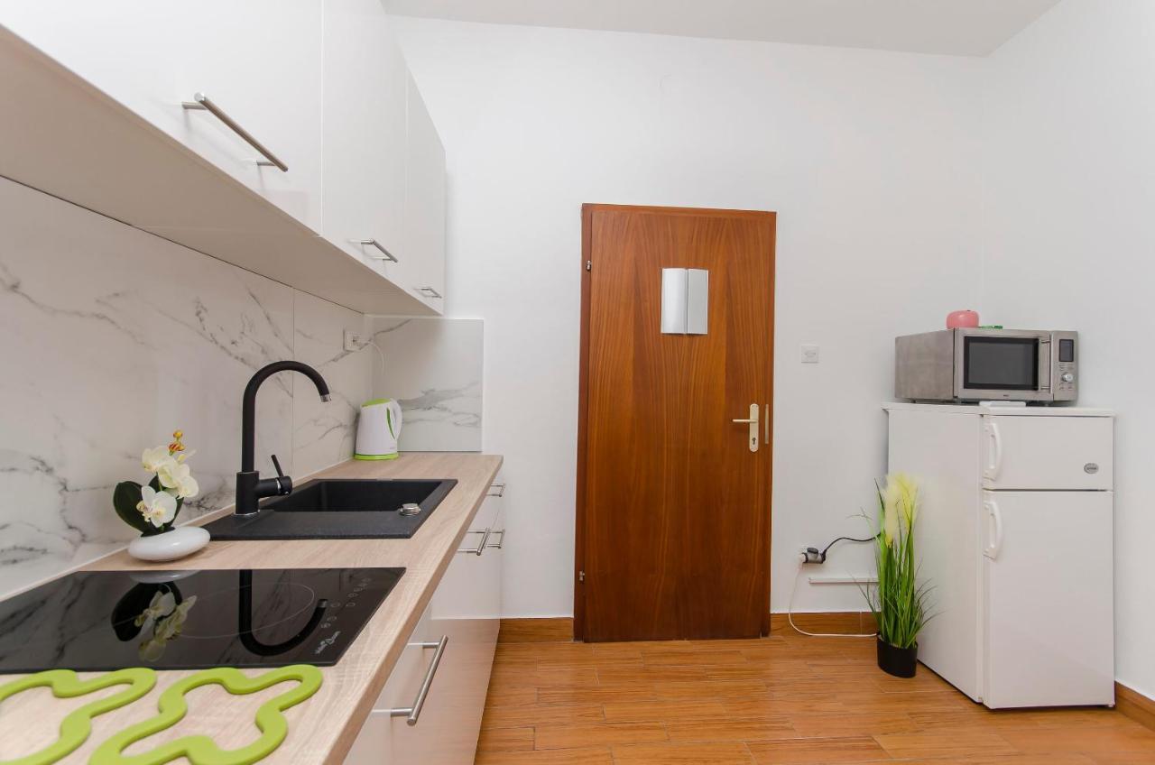 Apartments Katarina Pirovac Zewnętrze zdjęcie