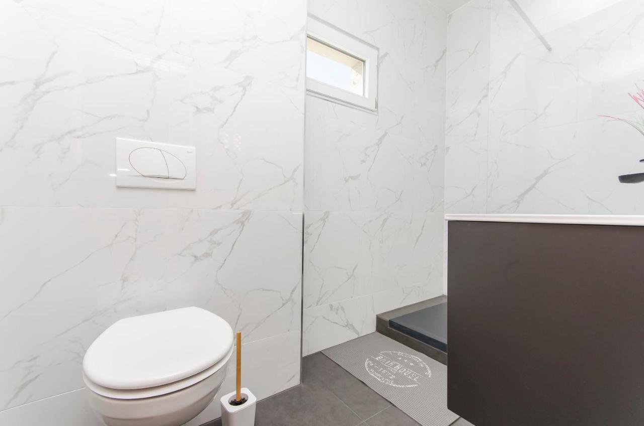 Apartments Katarina Pirovac Zewnętrze zdjęcie