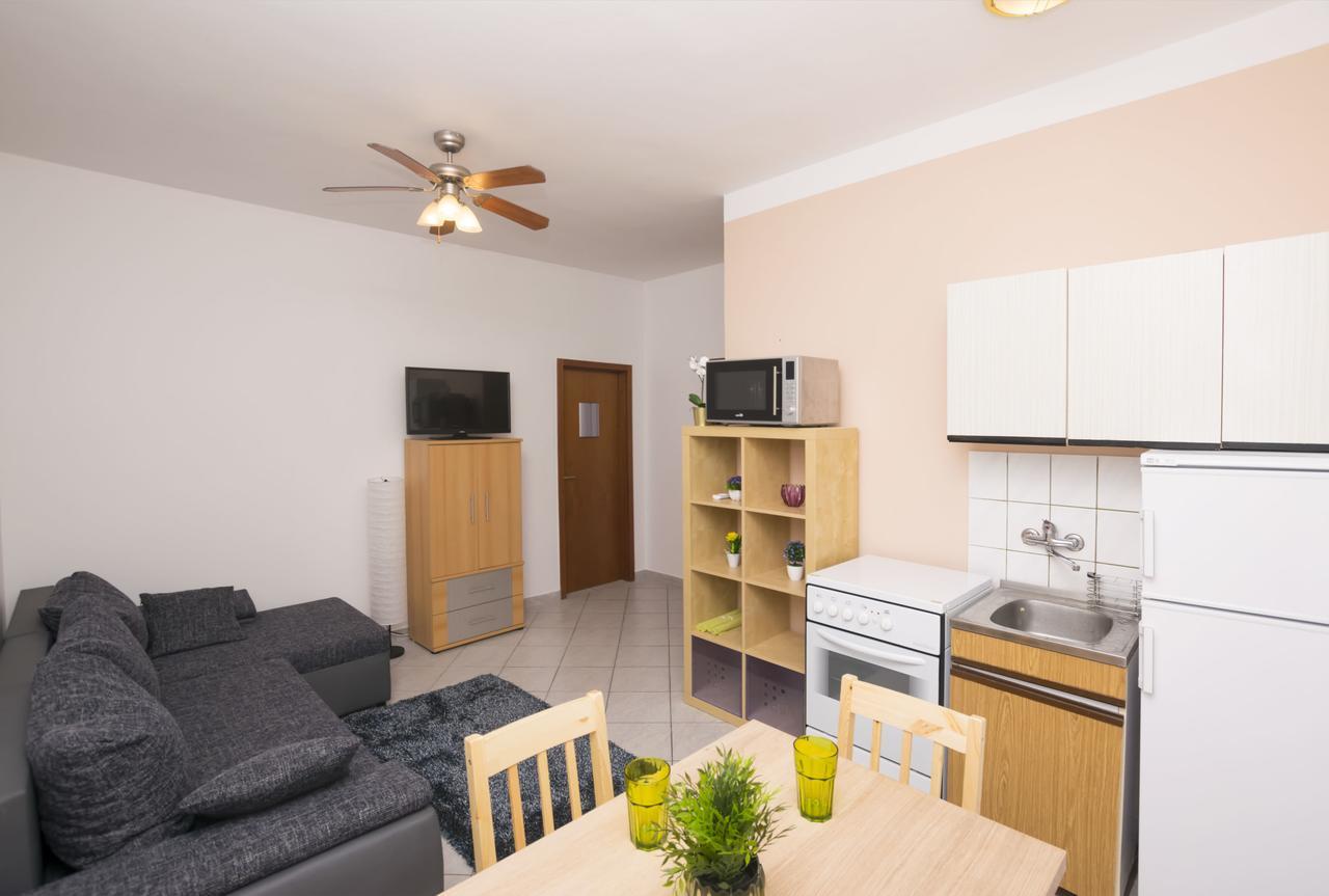 Apartments Katarina Pirovac Zewnętrze zdjęcie
